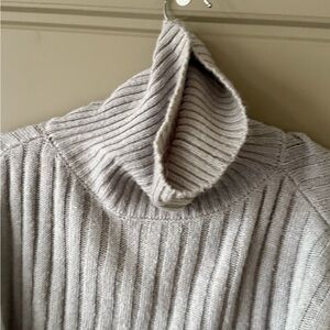 Forever 21 Gray Ribbed Turtleneck Sweater